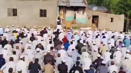 साक्री: पिंपळनेर येथे बकरी ईद उत्साहात साजरी, मुस्लिम बांधवांनी दिल्या एकमेकांना शुभेच्छा