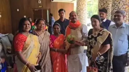 दुमका: पूर्व सीएम सह भाजपा नेता रघुवर दास ने परिसदन में प्रेस वार्ता कर राज्य सरकार पर बोला हमला
