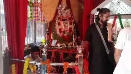 धनौरा: गजरौला के मोहल्ला बुध बाजार स्थित प्राचीन शिव मंदिर पर श्री खाटू श्याम महाराज की प्राण प्रतिष्ठा