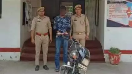 बुलंदशहर: औरंगाबाद के लखावटी रोड से एक वाहन चोर गिरफ्तार, कब्जे से चोरी की एक मोटरसाइकिल व अवैध असलहा कारतूस बरामद