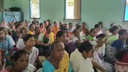 বঙাইগাঁও ভাগ: ভোছামাৰিগাঁৱত বঙাইগাঁও আৰক্ষীৰ উদ্যোগত ড্ৰাগছৰ বিৰুদ্ধে সজাগতা সভা অনুষ্ঠিত, উপস্থিত থাকে জিলাৰ অতিৰিক্ত আৰক্ষী অধীক্ষক