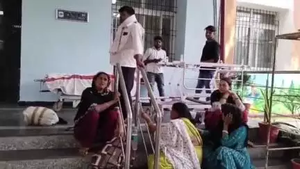 आरा: इटावा के समीप ट्रक और कार की टक्कर में ट्रैफिक थाना के दरोगा की मौत, ट्रक चालक घायल हुए