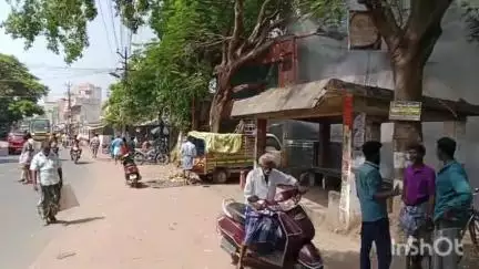 மயிலாடுதுறை: கூரை நாட்டில் திடீர் தீ விபத்து தீயணைப்பு வீரர்கள் விரைந்து வந்ததால் பெரும் ஆபத்து தவிர்ப்பு