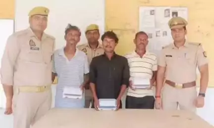 इटावा: ट्रेनों में यात्रियों के सामान और मोबाइल चोरी करने वाले तीन शातिर जीआरपी के हत्थे चढ़े, बरामद हुए तीन चोरी के मोबाइल