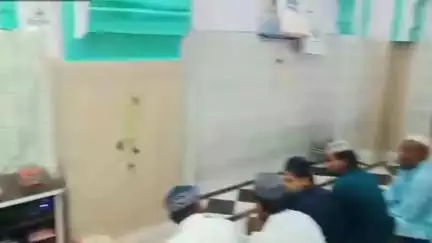 नारनौल: नारनौल की जामा मस्जिद में अदा की गई ईद की नमाज़, पुलिस भी तैनात रही