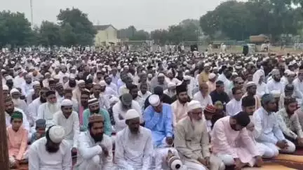लालबर्रा: लालबर्रा क्षेत्र सहित जिलेभर में ईद-उल-अजहा का पर्व हर्षोल्लास से मनाया गया, ईदगाहों में अदा की गई विशेष नमाज