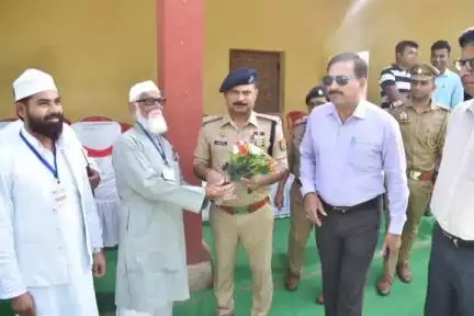 उरई: उरई नगर में बकरीद को लेकर जिलाधिकारी और पुलिस अधीक्षक ने सुरक्षा व्यवस्था परखी, दिए दिशा निर्देश