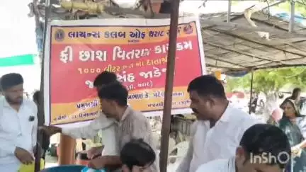 થરાદ: ગરમીમાં રાહત,ગેળા હનુમાનજી ખાતે લાયન્સ ક્લબ દ્વારા 1000 લીટર ઠંડી છાશનું વિતરણ