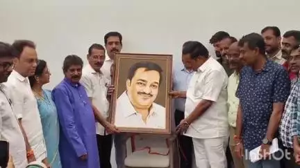ઉધના: સુરતમાં રેતી માંથી કેન્દ્રીય જળ શક્તિ મંત્રી સી આર પાટિલનું પોર્ટ્રેટ તૈયાર કરાયું,કેરળ સમાજે આપી ભેટ