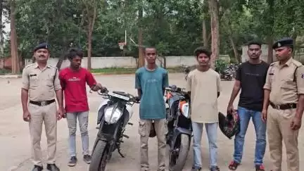 जशपुर: जशपुर में खतरनाक रेसिंग करने वाले स्पीड बाइकरों पर पुलिस ने की सख्ती, 15 हजार का लगा जुर्माना