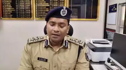 सारण पुलिस की बड़ी कार्रवाई, 21 नाबालिग लड़कियों को कराया गया मुक्त, 03 आर्केस्ट्रा संचालक गिरफ्तार।