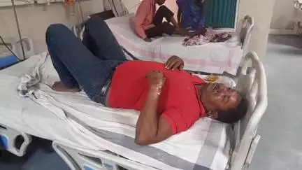 बरही: महरोई के पास तेज रफ्तार बाइक अनियंत्रित होकर पलटी, युवक घायल, एंबुलेंस से बरही अस्पताल में भर्ती