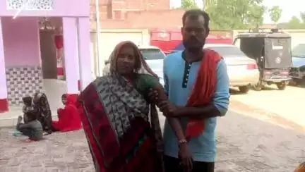 रामगढ़: छेवरी में दो पक्षों के बीच हुई मार-पीट में एक पक्ष के तीन लोग हुए घायल, शिकायत लेकर पीड़ित पहुंचे थाना