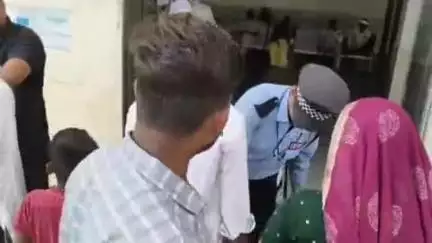 खंडवा नगर: खंडवा जिला अस्पताल में गुटका पाउच पर प्रतिबंध, अस्पताल प्रबंधन ने दिखाई सख्ती