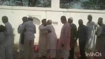 थांदला: थांदला में मुस्लिम समाज ने मनाई ईद, देश में अमन-चैन, खुशहाली और भाईचारे की दुआ मांगी