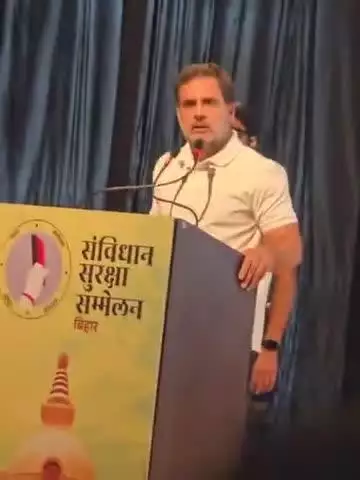 सामाजिक योद्धा #राहुल_गांधी।