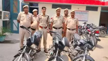 शाहबाद: मोटरसाइकिल चोरी करने के आरोप में दो नाबालिगों सहित 3 आरोपी गिरफ्तार, चोरी की 3 मोटरसाइकिलें बरामद