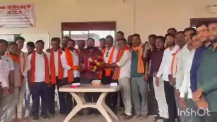 बेमेतरा: बेमेतरा जिला भाजपा के 3 नवनियुक्त मंडल अध्यक्षों को विधायक दीपेश साहू ने दी शुभकामनाएं