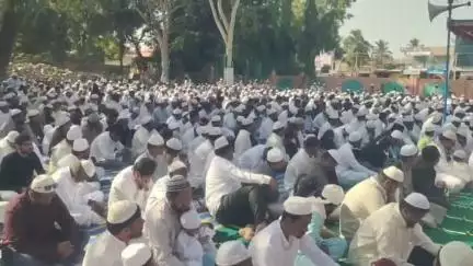 ಮೊಳಕಾಲ್ಮುರು: ಪಟ್ಟಣದಲ್ಲಿ ಮುಸ್ಲಿಂ ಸಮುದಾಯದಿಂದ ಸಂಭ್ರಮದ ಬಕ್ರಿದ್ ಹಬ್ಬ ಆಚರಣೆ