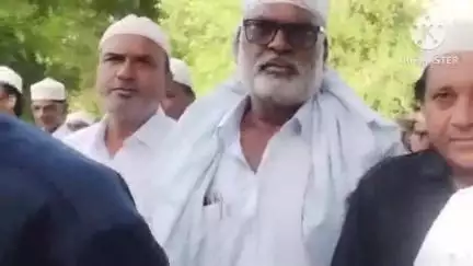 बकानी: बकानी कस्बे में मुस्लिम समाज ने बड़े हर्षोल्लास के साथ मनाया ईद उल अजहा पर्व