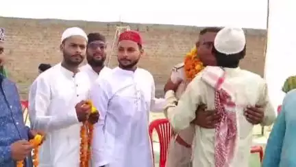 बरही: बरही नगर में मुस्लिम भाइयों ने हर्षोल्लास से मनाया बकरीद पर्व, दी एक दूसरे को बधाई