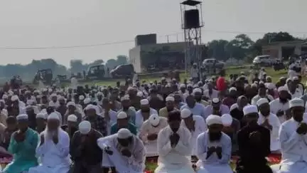 मांडर: ईद-उल-अजहा के मौके पर मांडर में अकीदत के साथ ईदगाहों में नमाज अदा की गई