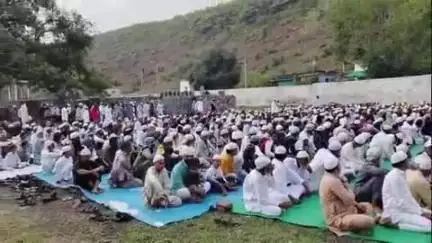 रायसेन: दीवानगंज ईदगाह में ईद उल अजहा की विशेष नमाज़ अदा की गई, बड़ी संख्या में नमाजी हुए शामिल