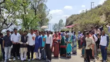 कर्णप्रयाग: कर्णप्रयाग नौटी पैठानी मोटर मार्ग से गैरोली तक मोटर मार्ग के कार्य का हुआ भूमि पूजन, क्षेत्रीय विधायक रहे मौजूद