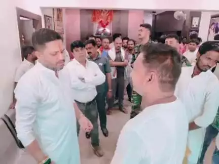 बेरमो: विधायक कुमार जय मंगल ने क्षेत्र के लोगों की समस्याओं को सुना, हर संभव समाधान का दिया भरोसा