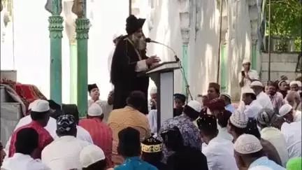 सांवेर: इंदौर में ईद-उल-अज़हा का त्योहार मनाया गया, शहर काजी ने ईदगाह पर मुख्य नमाज अदा कराई