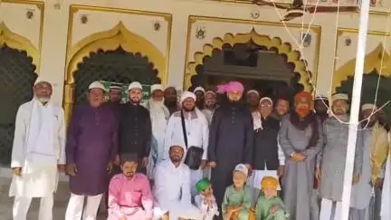 मझौली: मड़वास की जामा मस्जिद में मुस्लिम समुदाय के लोगों ने बक़रीद पर नमाज़ की अदा, तहसीलदार व पुलिस रही मौजूद