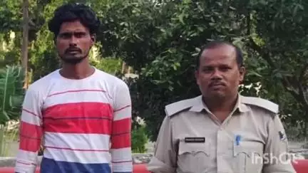 मधेपुरा: भीरखी मोहल्ला से शराब पीने के जुर्म में राम जी राय गिरफ्तार, पुलिस ने कार्यालय में पेश किया