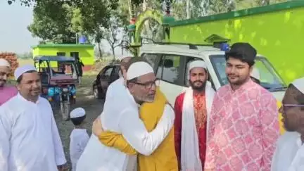 ইটাহার: ইদুজ্জোহা উপলক্ষ্যে খরনা গ্রামের ইদগাহ মাঠে নমাজে অংশ নিলেন সংখ্যালঘু তৃণমূল কংগ্রেসের রাজ্য সভাপতি তথা ইটাহারের MLA