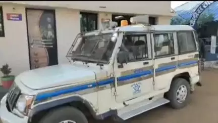 मोहाडी: गायमुख येथे हातभट्टीच्या दारू अड्ड्यावर आंधळगाव पोलिसांची धाड, ४ हजार २०० रुपयांचा मुद्देमाल जप्त