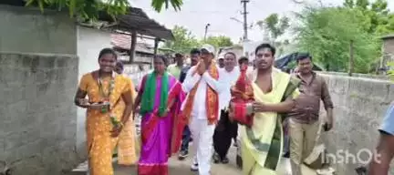 గీసుకొండలో ఇందిరమ్మ ఇళ్లకు భూమి పూజ కార్యక్రమంలో పాల్గొన్న పరకాల ఎమ్మెల్యే రేవూరి ప్రకాష్ రెడ్డి