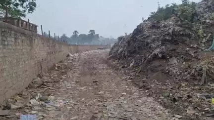 বহরমপুর: দীর্ঘ প্রায় 30 বছর ধরে দুর্ভোগের শিকার হচ্ছেন বহরমপুর শহর সংলগ্ন ফরাসডাঙা রিঙ রোড এলাকার বাসিন্দারা #jansamasya