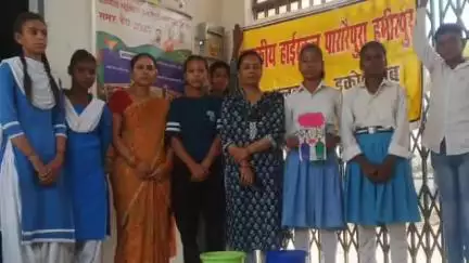 हमीरपुर: पारा रैपुरा में आयोजित समर कैंप के 18वें दिन कचरा प्रबंधन की जानकारी देकर दिया गया स्वच्छता का संदेश
