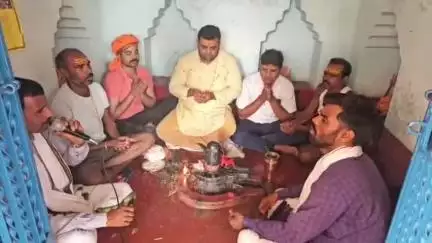 टाटीझरिया: कोल्हू शिव मंदिर के जीर्णोद्धार एवं पुनःनिर्माण के लिए हुआ पूजन, 52 वर्ष बाद होगा कायाकल्प