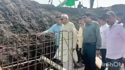 इटारसी: खेड़ा स्थित प्राचीन तालाब के सौंदर्यकरण कार्य का विधायक और नगर पालिका अध्यक्ष ने किया निरीक्षण