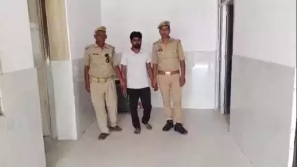 अमरोहा: महिला से दुष्कर्म करने वाले अभियुक्त को अमरोहा नगर कोतवाली पुलिस ने किया गिरफ्तार, भेजा गया जेल