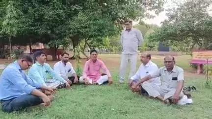 करौली: सिटी पार्क में प्रबोधक संघ की बैठक संपन्न, प्रबोधक पद नाम अध्यापक एवं वंचित प्रबोधकों की पदोन्नति पर हुई चर्चा