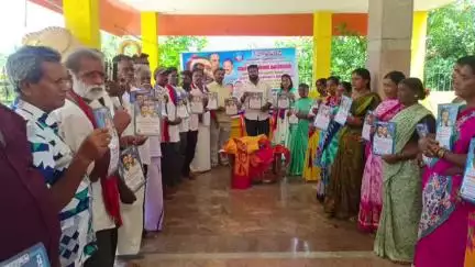 சூளகிரி: பேரிகையில், ஓசூர் தொகுதியின் கீழ் சூளகிரி ஒன்றியத்திற்குட்பட்ட ஊராட்சிகளின் ஒன்றிய நிர்வாகிகள் கூட்டம் நடைப்பெற்றது