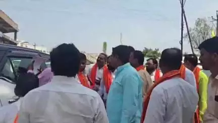 हिंगोली: भाजप कार्यालयात शिवसेना ठाकरे गटाच्या वतीने क्या हुआ तेरा वादा जन आंदोलन अनुषंगाने आ.मुटकुळे यांना दिले निवेदन