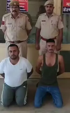 पचपदरा: जिले की समदड़ी पुलिस ने ऑपरेशन शिकंजा के तहत कार्रवाई करते हुए अवैध बजरी खनन में शामिल 2 बजरी माफिया को किया गिरफ्तार