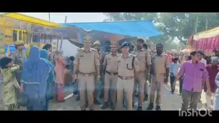 बलरामपुर: क्षेत्राधिकारी ललिया ने भ्रमण कर मस्जिदों एवं ईदगाह की सुरक्षा व्यवस्था का लिया जायजा