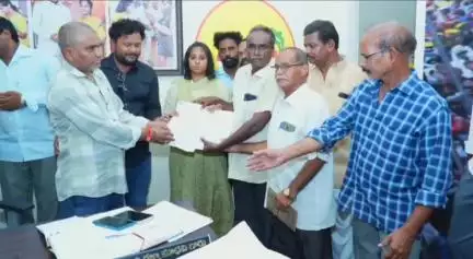 గుంటూరు: రజక కమ్యూనిటీ హాల్ కి స్థలం కేటాయించాలి: నగర పశ్చిమ ఎమ్మెల్యేను కలిసిన రజక వృత్తిదారుల సంఘం