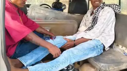 कवर्धा: महराजपुर के आगे अज्ञात बस चालक ने बाइक में सवार दो लोगों को मारी ठोकर, गंभीर रूप से हुए घायल
