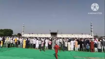 खानपुर: खानपुर कस्बे में ईद उल अजहा पर्व पर मुस्लिम समाज ने नमाज अदा कर देश में अमन-चैन की मांगी दुआएं