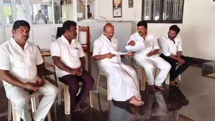 பாப்பிரெட்டிபட்டி: மோளையானூரில் திமுக ஒன்றிய பேரூர் இளைஞர் அணி அமைப்பாளர்களின் ஆலோசனைக் கூட்டம்