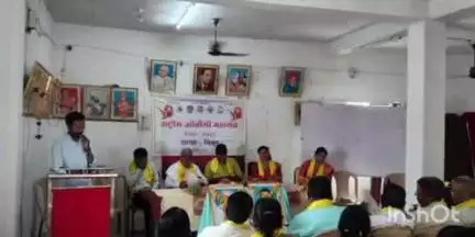 चिमूर: चिमूर येथील राष्ट्रसंत तुकडोजी महाराज सभागृह ओबीसी महासंघाची बैठक